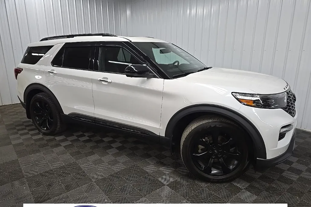 2020 Ford Explorer ST photo 1