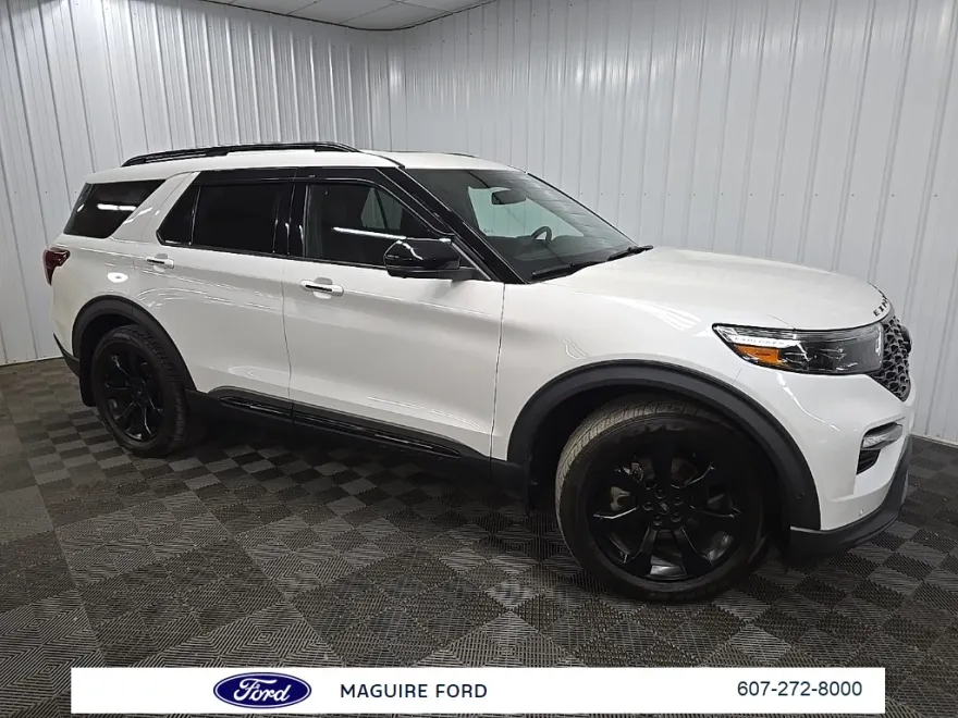 2020 Ford Explorer ST photo 1