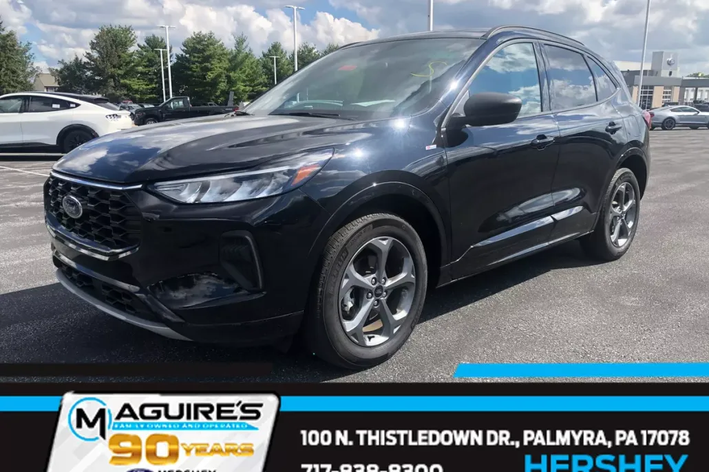2023 Ford Escape ST-Line photo 1
