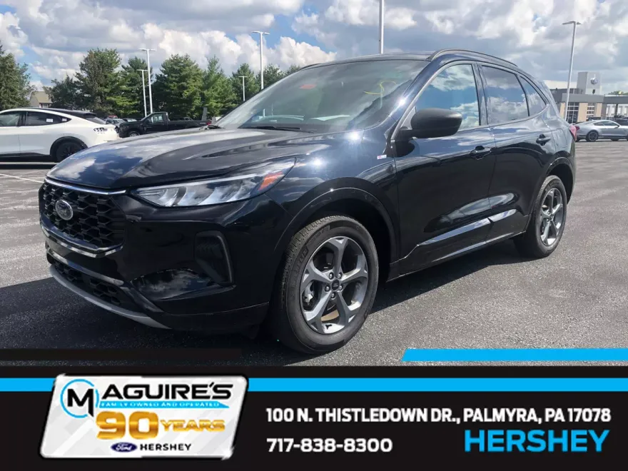 2023 Ford Escape ST-Line photo 1