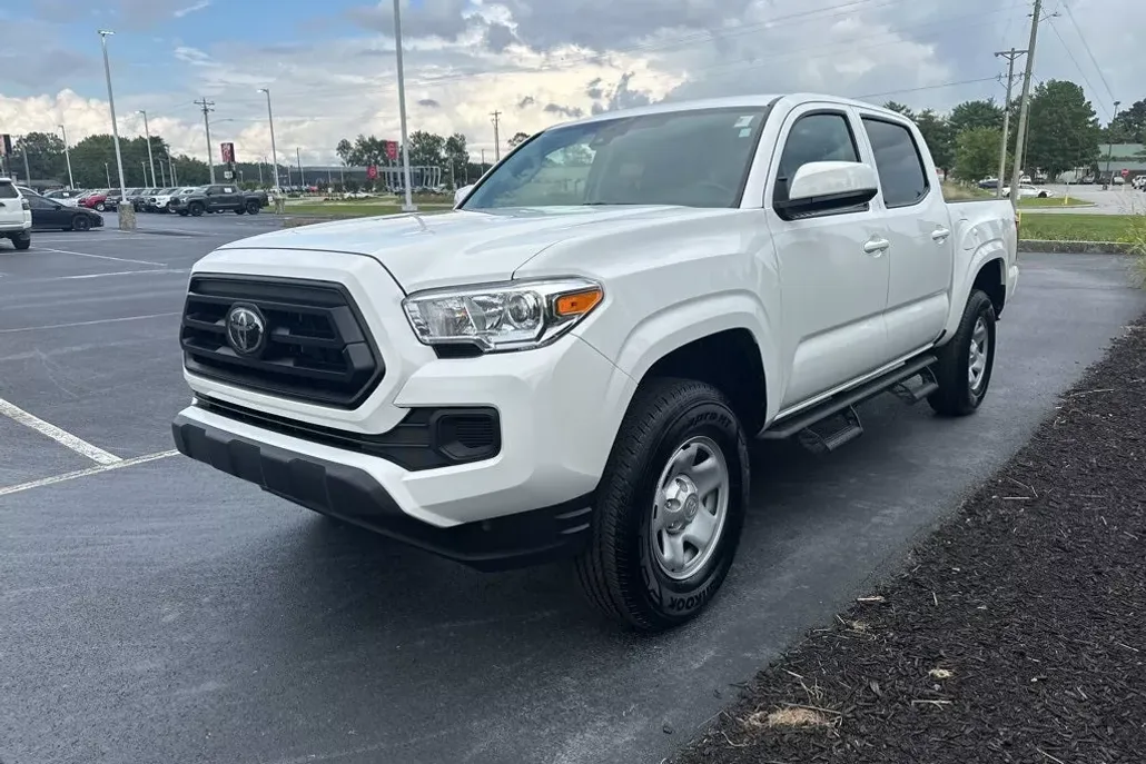 2023 Toyota Tacoma SR5 photo 1