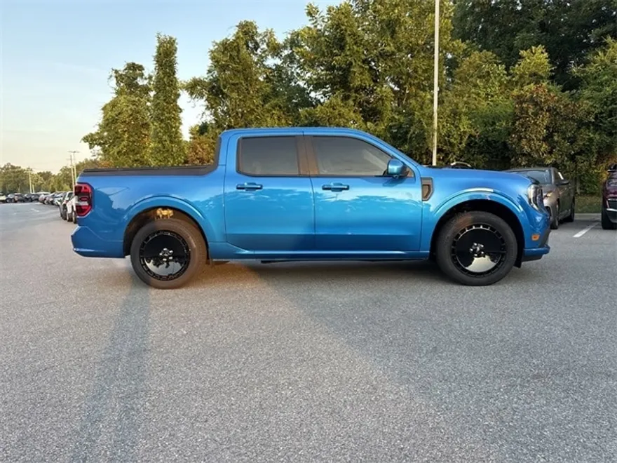 2025 Ford Maverick photo 1