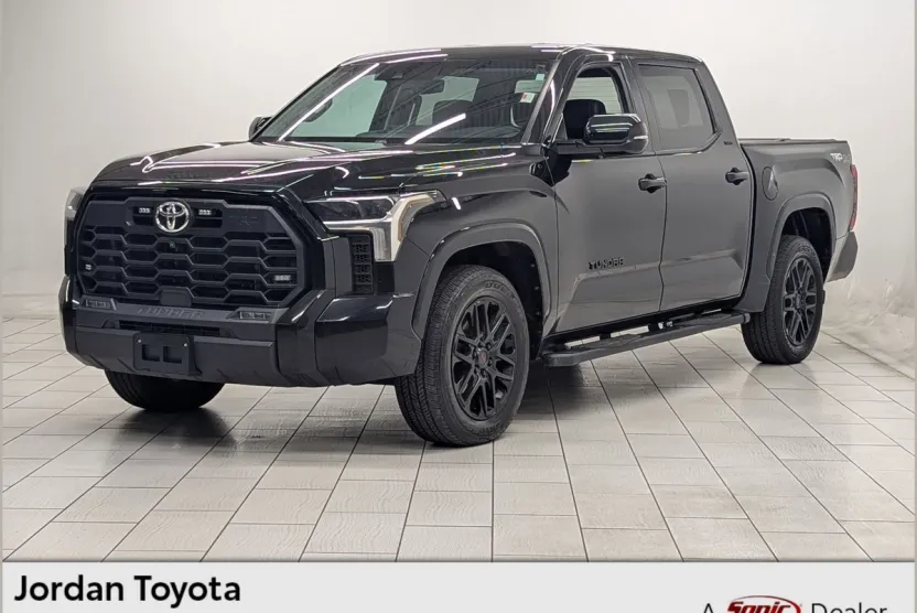 2022 Toyota Tundra SR5 CrewMax photo 1