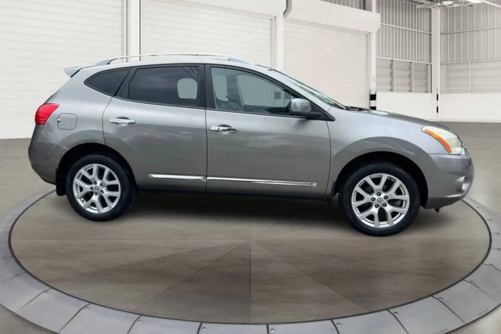 2011 Nissan Rogue photo 1