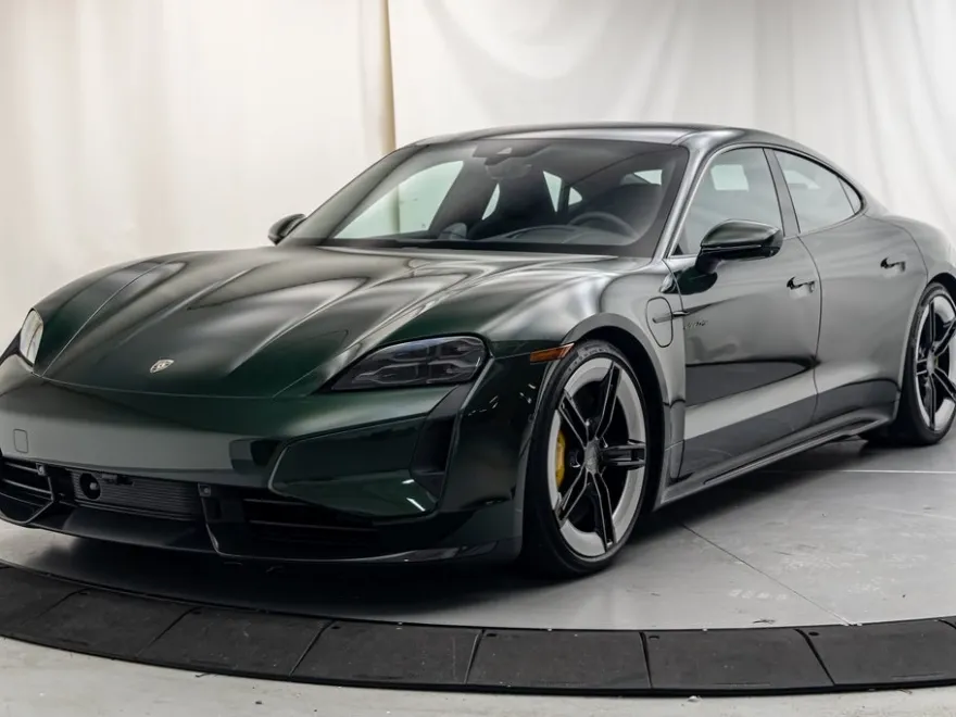 2025 Porsche Taycan Turbo S photo 1