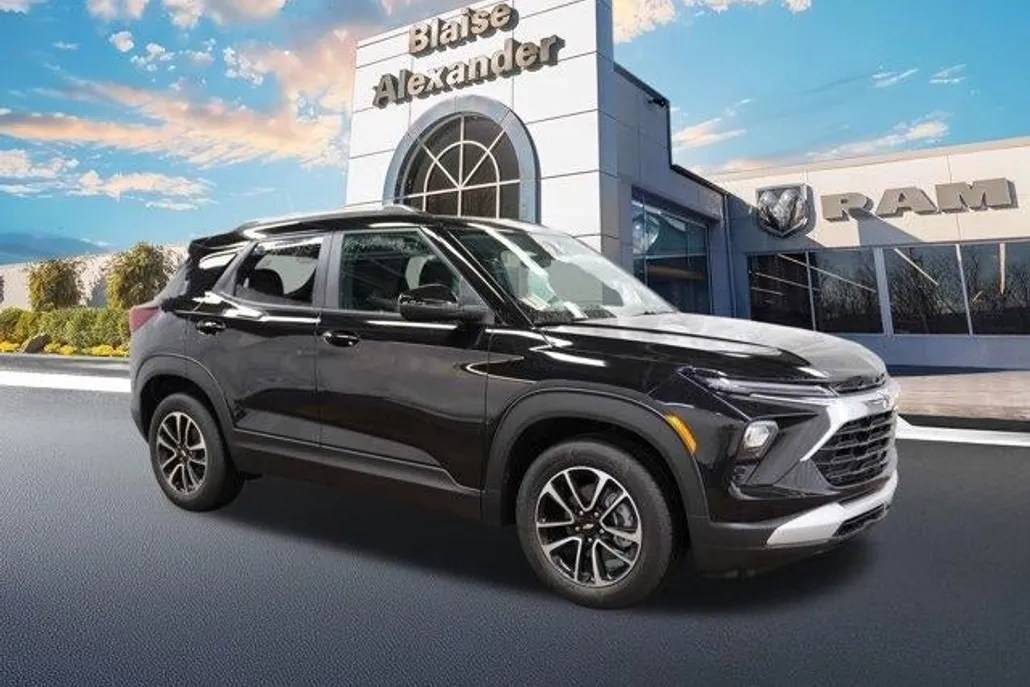 2025 Chevrolet Trailblazer LT photo 1