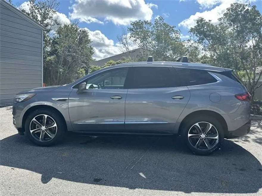 2018 Buick Enclave Essence photo 1