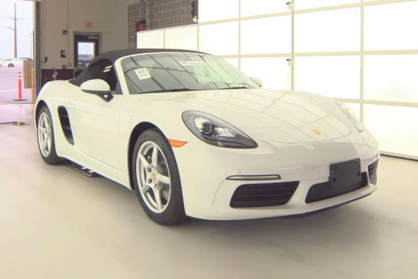 2017 Porsche Boxster photo 1