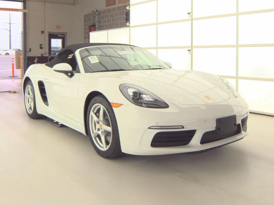 2017 Porsche Boxster photo 1