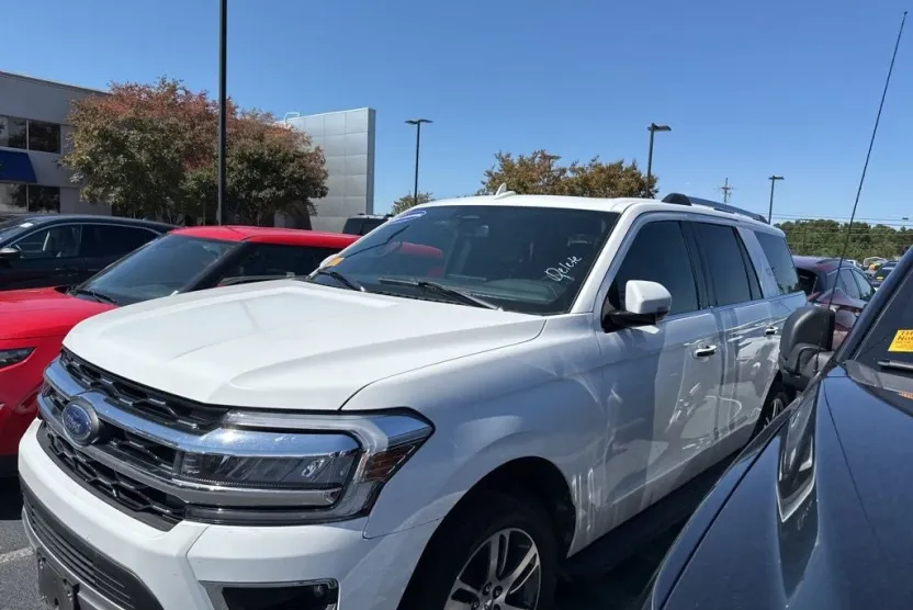 2024 Ford Expedition Limited photo 1