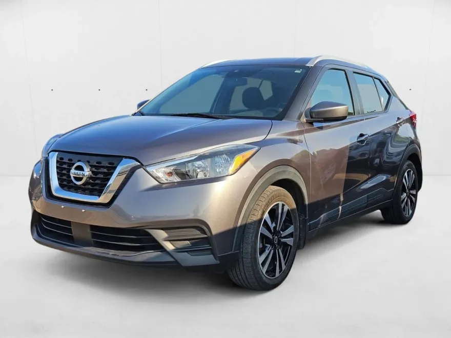 2020 Nissan Kicks SV photo 1
