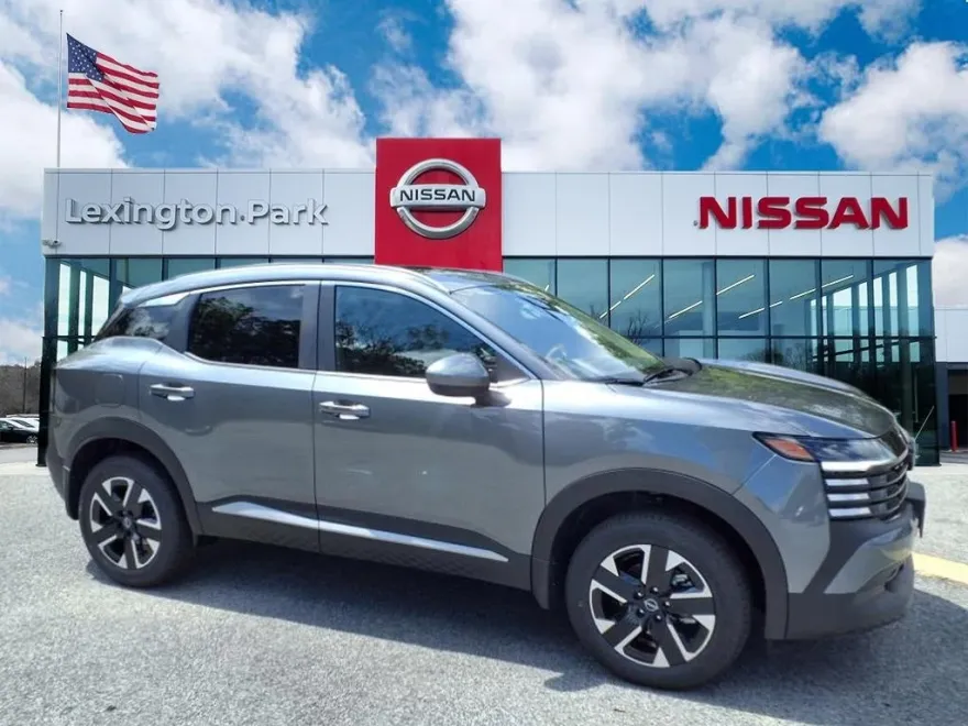 2025 Nissan Kicks SV photo 1