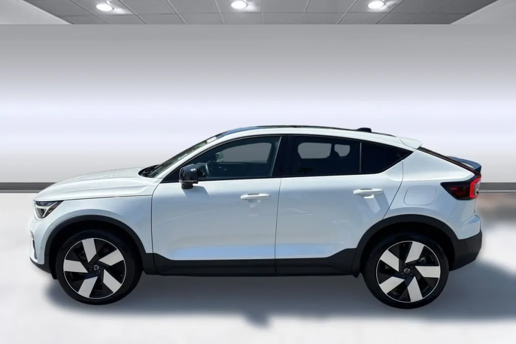2023 Volvo C40 Recharge Ultimate photo 1