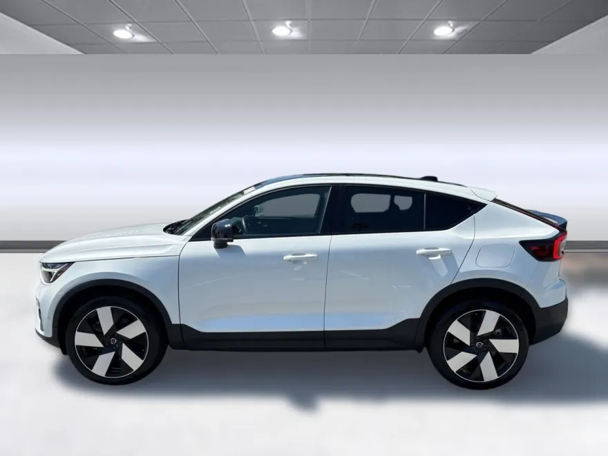2023 Volvo C40 Recharge Ultimate photo 1