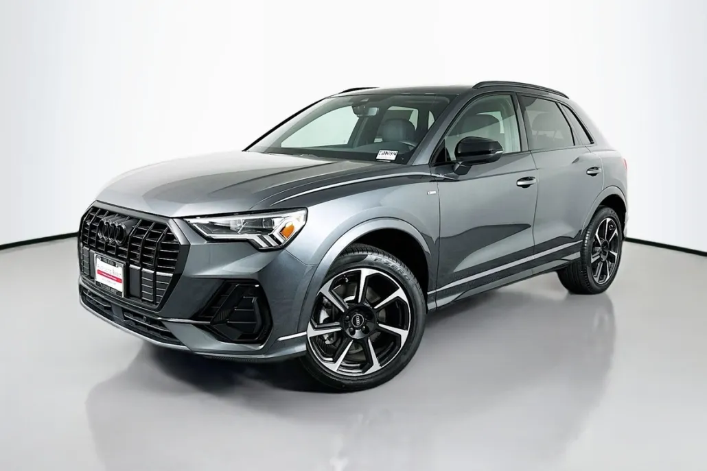 2025 Audi Q3 45 TFSI S line Premium Plus photo 1
