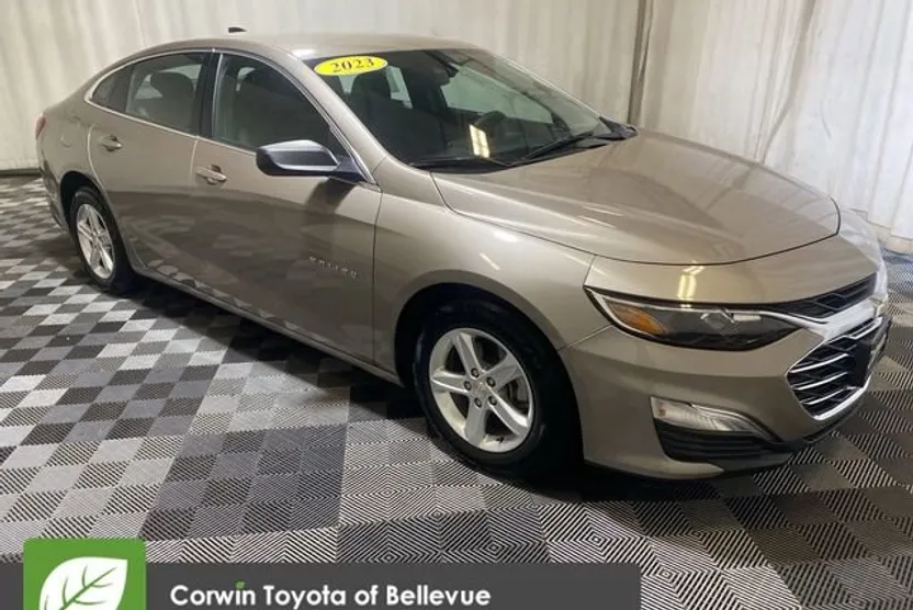 2023 Chevrolet Malibu LS photo 1