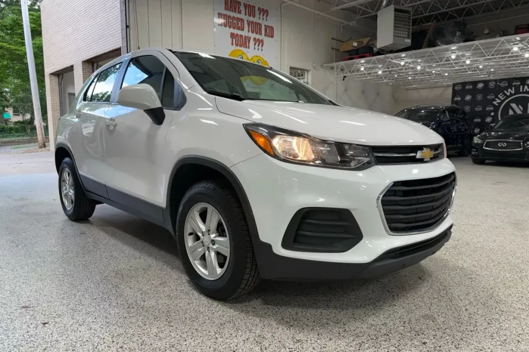 2019 Chevrolet Trax LS photo 1