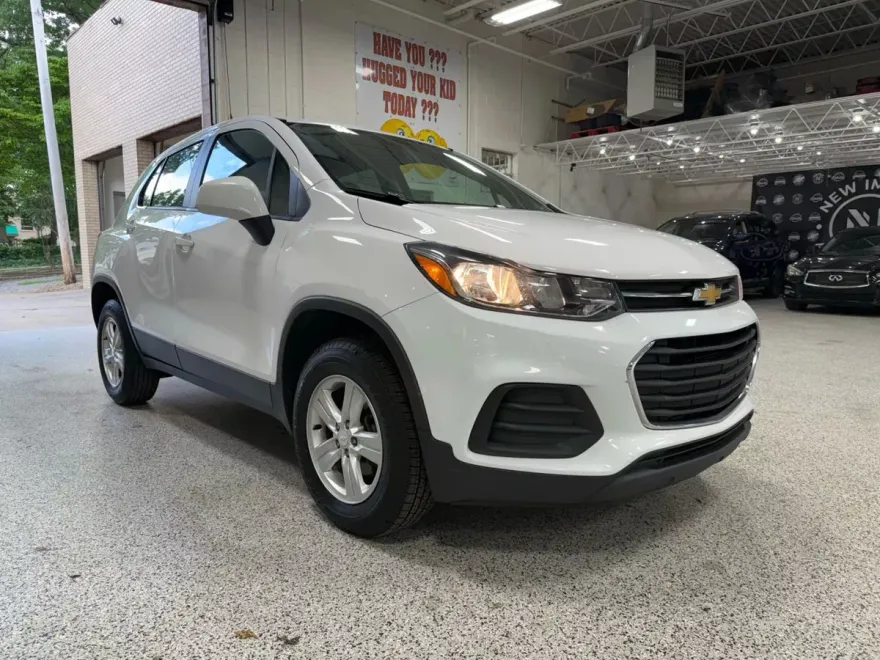 2019 Chevrolet Trax LS photo 1