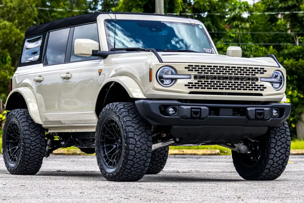 2025 Ford Bronco Badlands photo 1