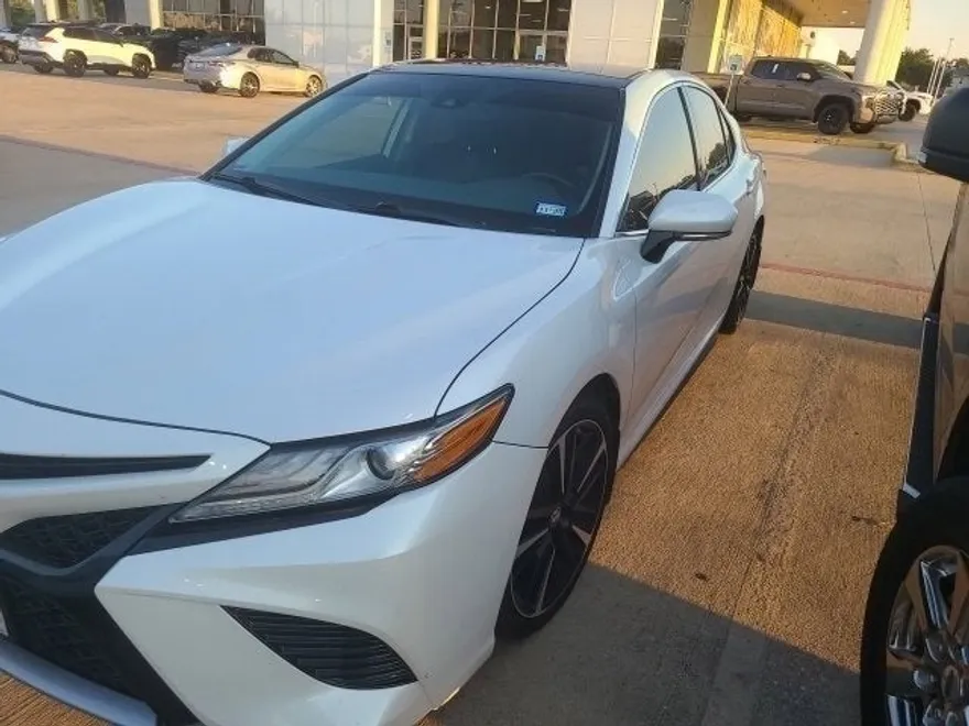 2019 Toyota Camry XSE photo 1