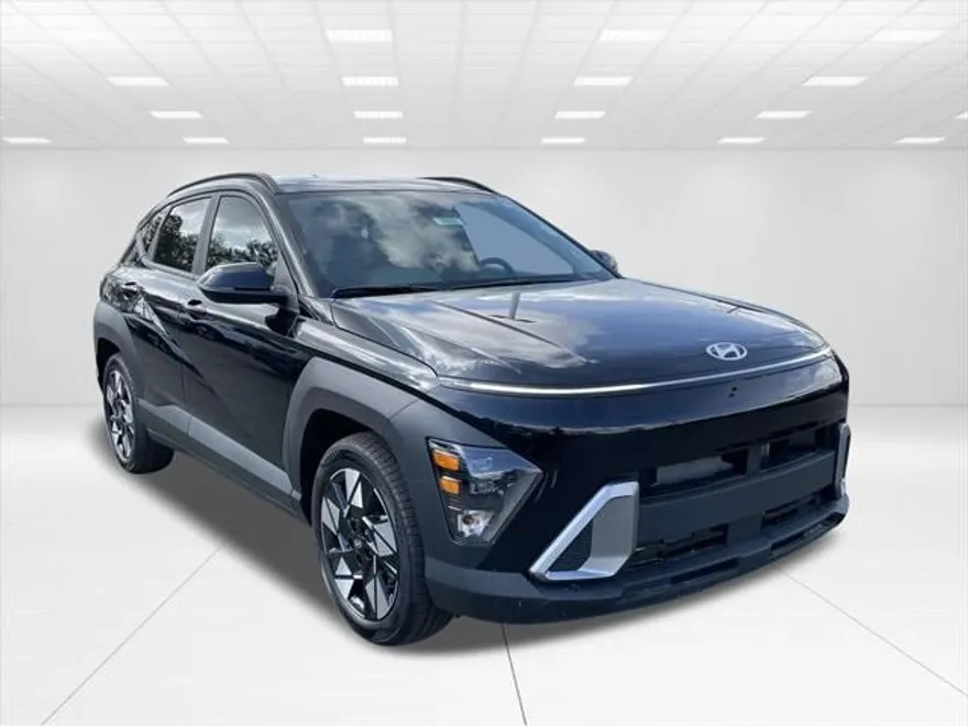2025 Hyundai Kona SEL photo 1