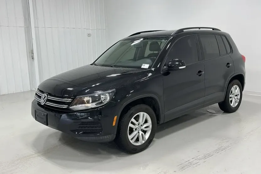 2017 Volkswagen Tiguan S photo 1