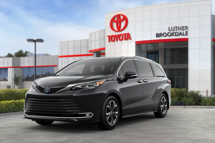 2025 Toyota Sienna Platinum photo 1