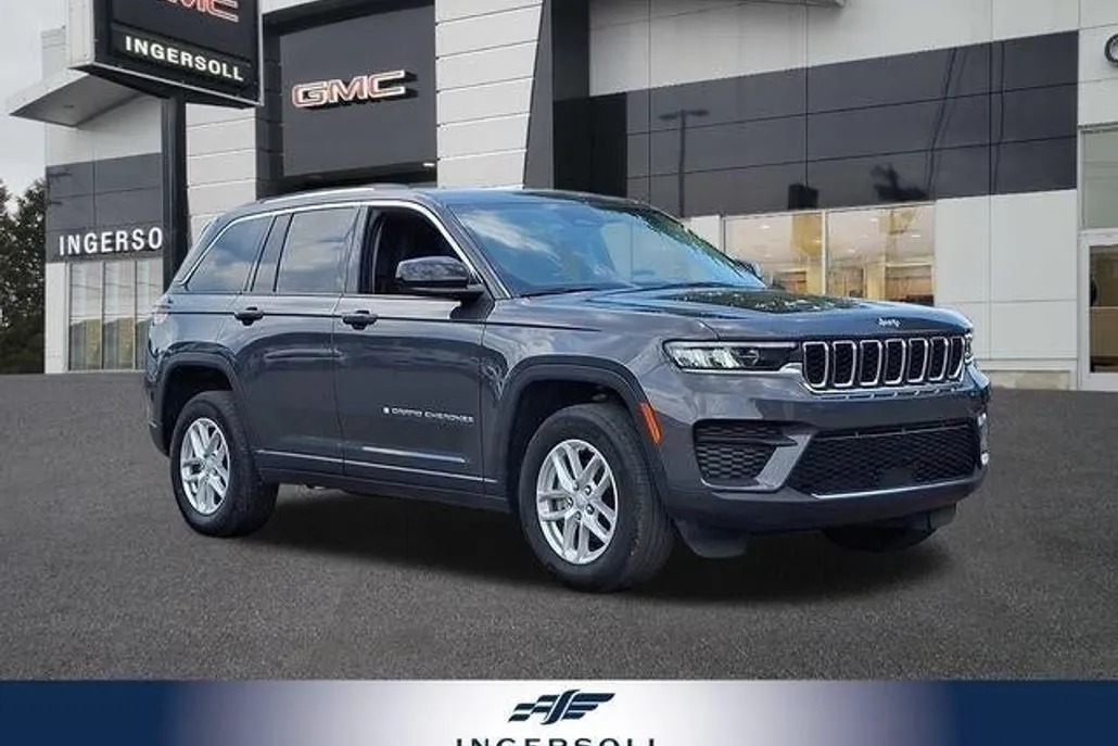 2023 Jeep Grand Cherokee Laredo photo 1