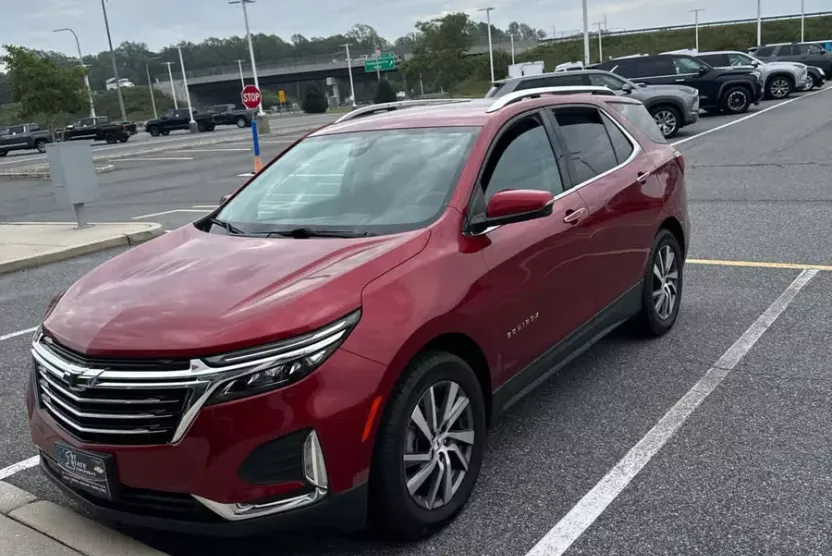 2022 Chevrolet Equinox Premier photo 1