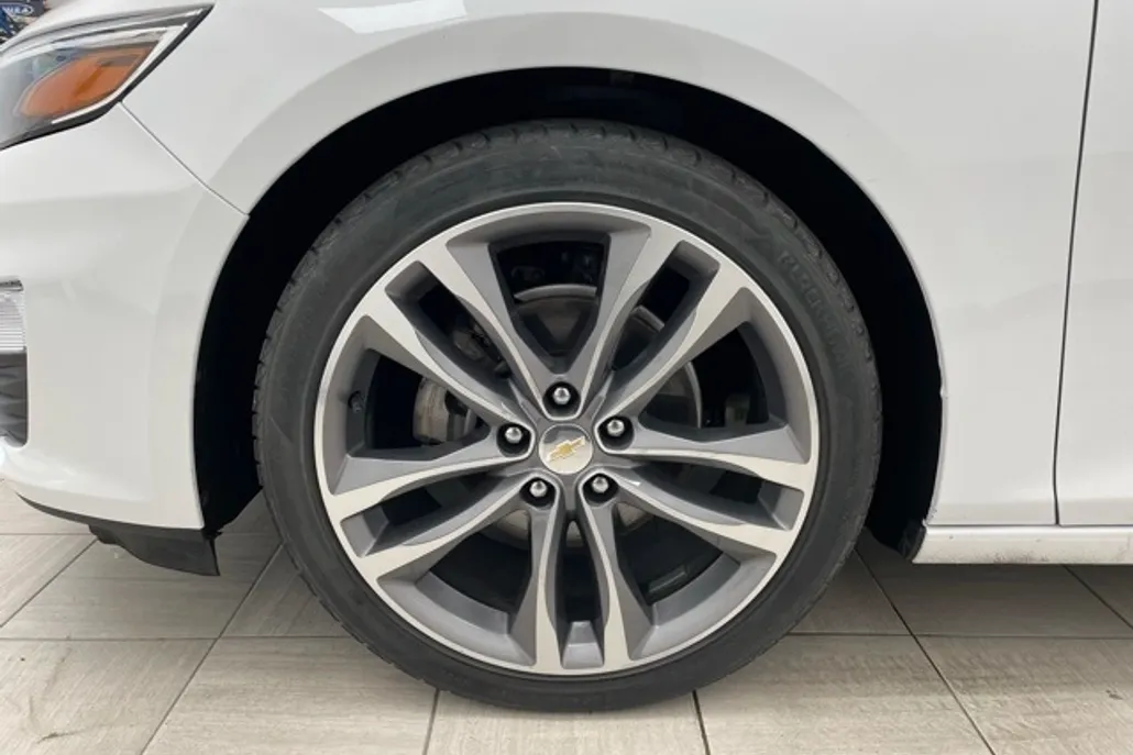 2023 Chevrolet Malibu 1LT photo 1