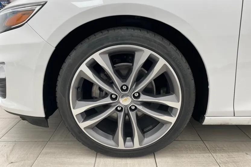 2023 Chevrolet Malibu 1LT photo 1