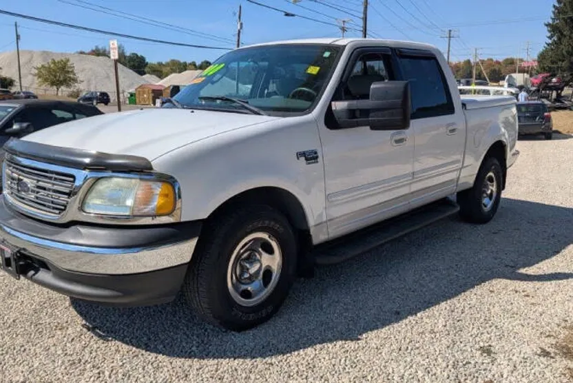 2003 Ford F-150 XLT photo 1