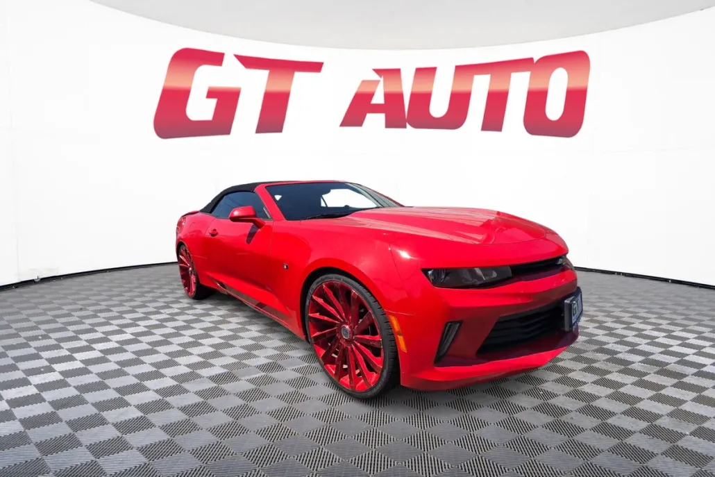 2017 Chevrolet Camaro 1LS 1LT photo 1