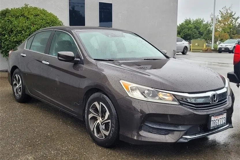 2016 Honda Accord LX photo 1