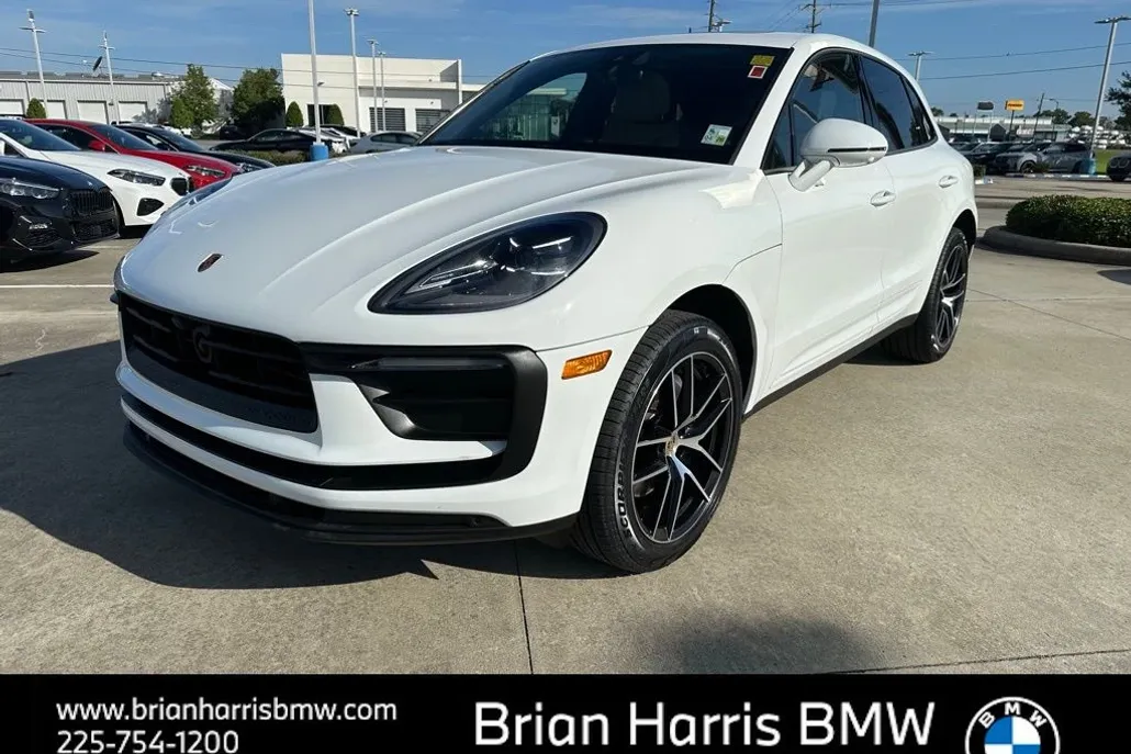 2022 Porsche Macan Base photo 1