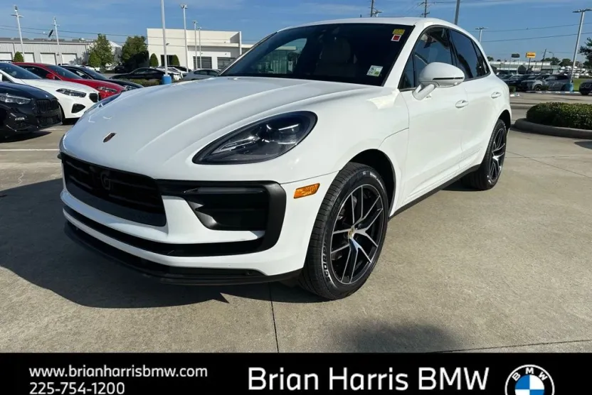 2022 Porsche Macan Base photo 1