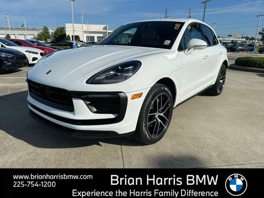2022 Porsche Macan Base photo 1