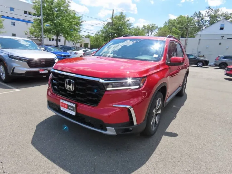 2025 Honda Pilot Touring photo 1
