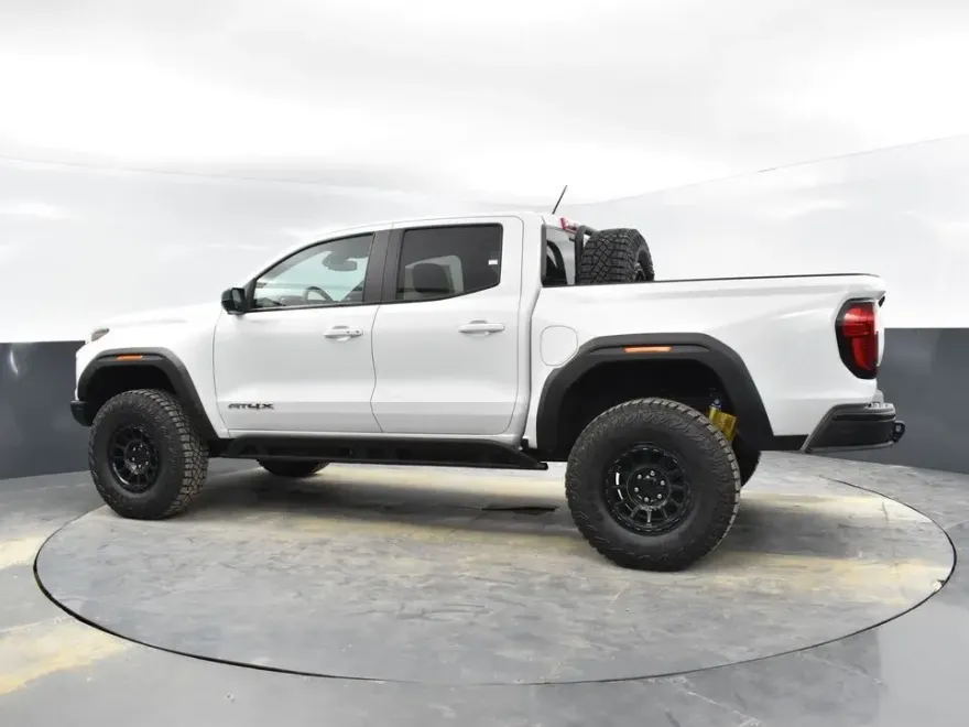2024 Gmc Canyon AT4X photo 1