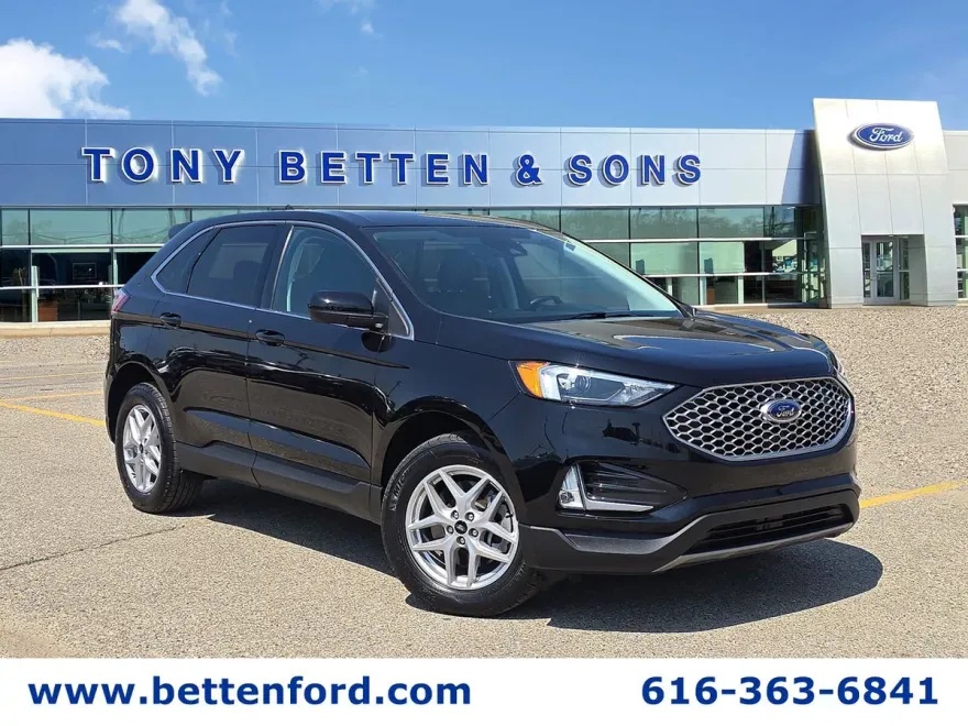 2023 Ford Edge SEL photo 1