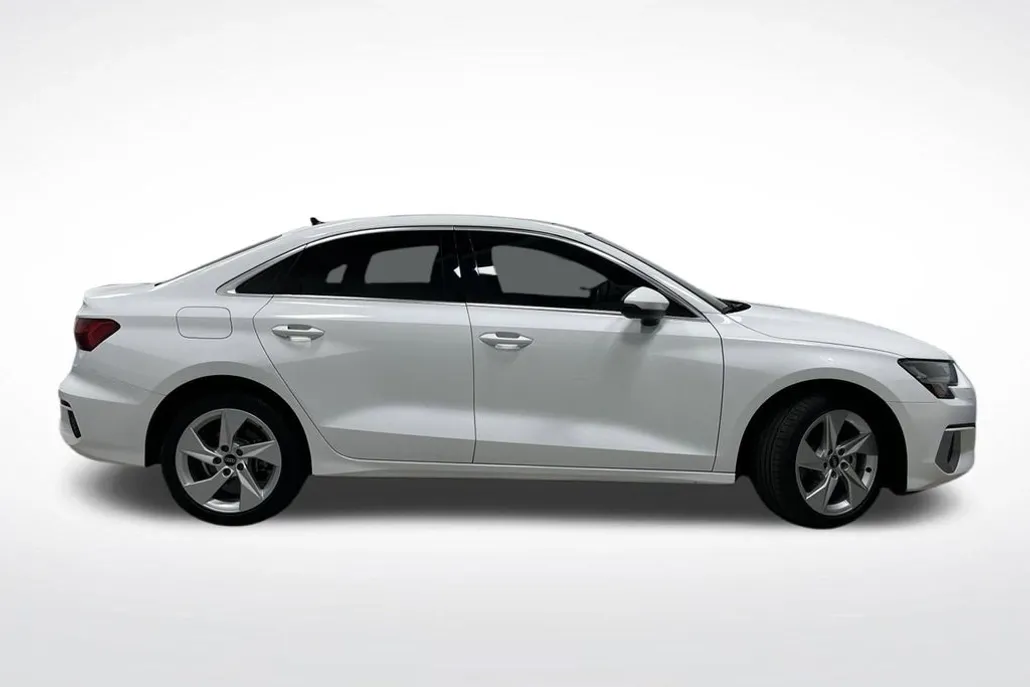 2022 Audi A3 40 Premium photo 1