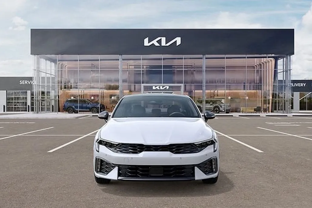 2026 Kia K5 GT-Line photo 1