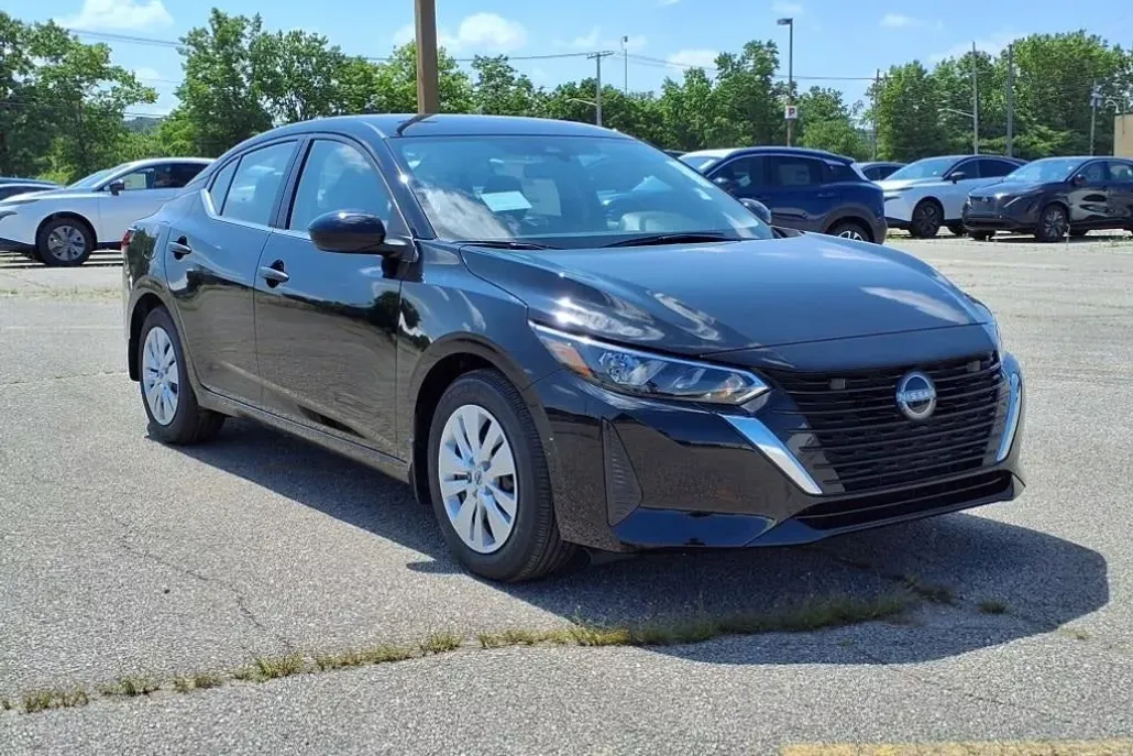 2025 Nissan Sentra S photo 1