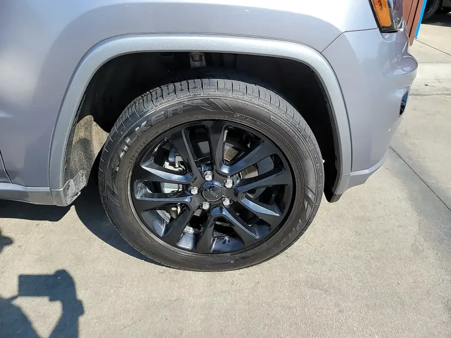 2020 Jeep Grand Cherokee Altitude photo 1