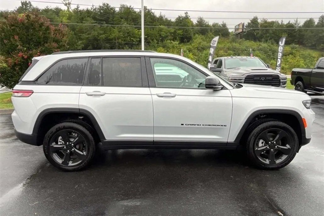 2025 Jeep Grand Cherokee Altitude X photo 1