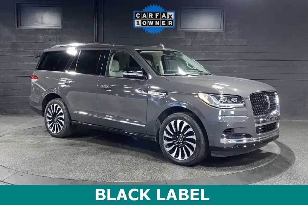 2022 Lincoln Navigator Black Label photo 1