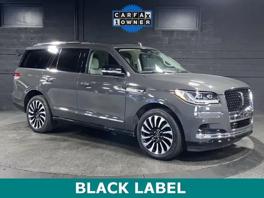 2022 Lincoln Navigator Black Label photo 1
