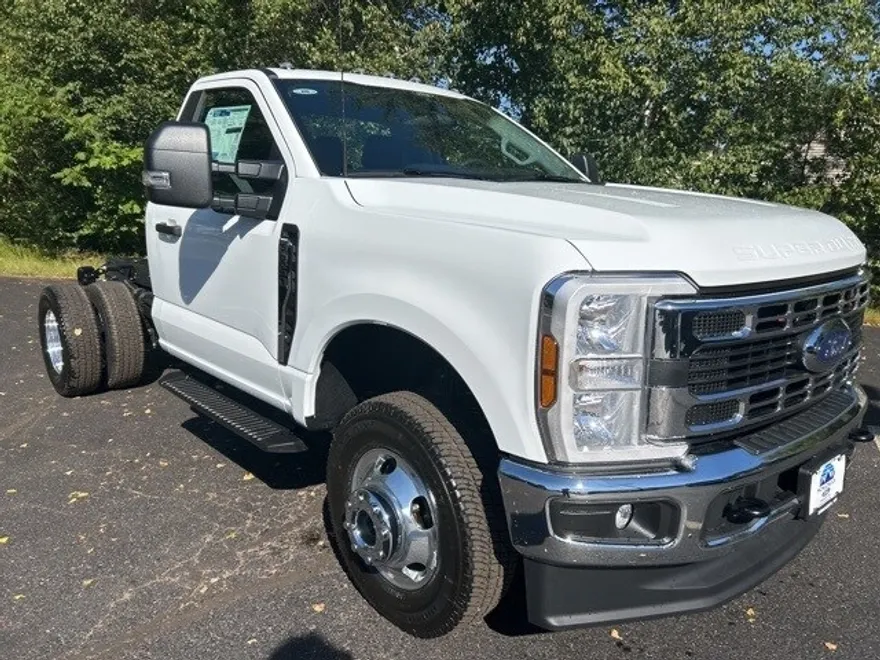 2026 Ford F-350 XL photo 1