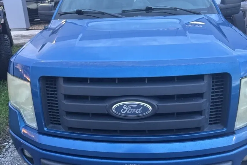 2010 Ford F-150 STX photo 1