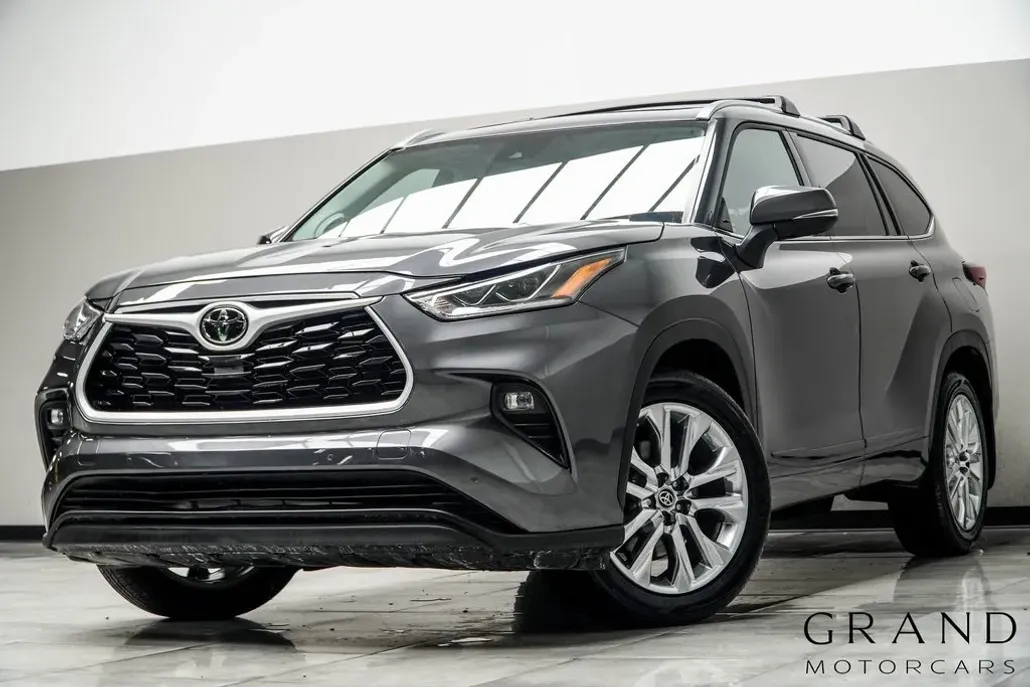2023 Toyota Highlander Limited photo 1